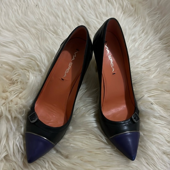 Via Spiga heel in size 6 with buckle detail and purple tip - Picture 1 of 6